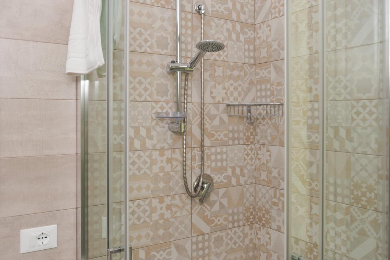 Casa Lory - Appartamento Con 2 Camere In Centro Abitato Орозеи Экстерьер фото